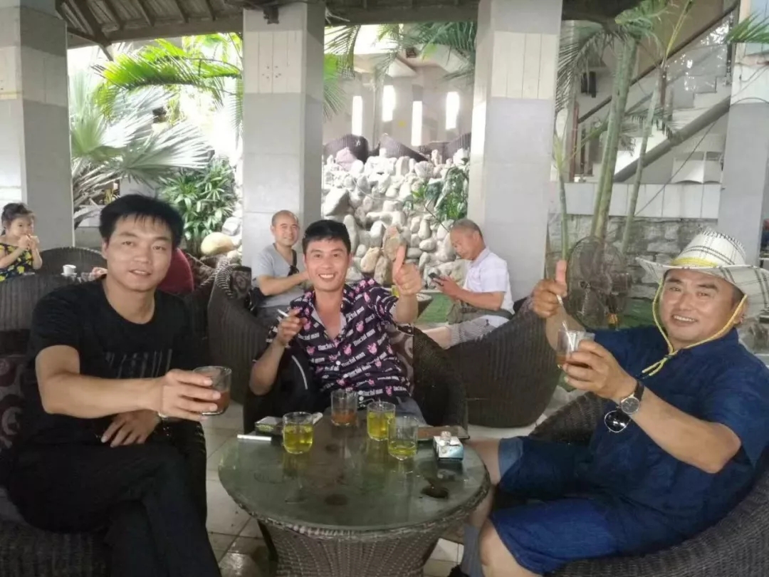 1529655776139762.jpg 涂装师越南游.webp.jpg